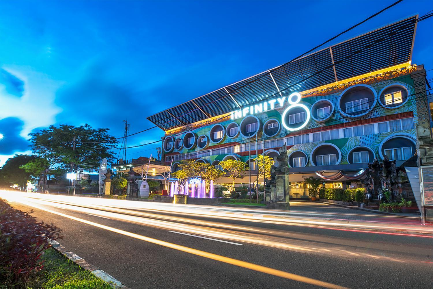 होटल Infinity8 Bali 4*