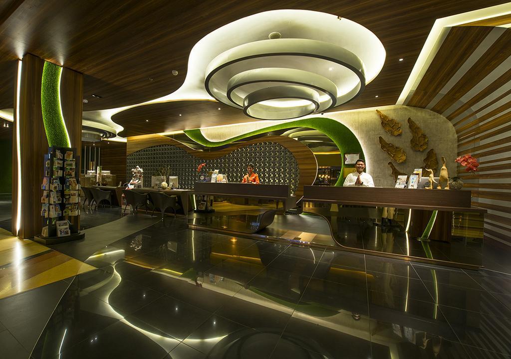 होटल Infinity8 Bali 4*