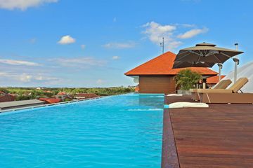 Hotel Infinity8 Bali 4*